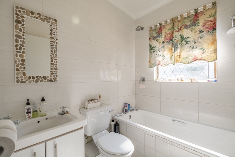 2 Bedroom Property for Sale in Kabega Park Eastern Cape